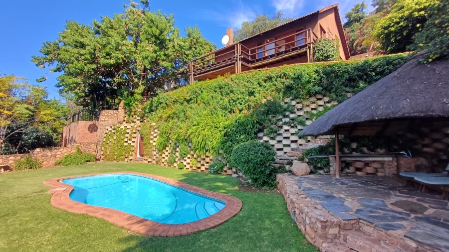 4 Bedroom Property for Sale in Kosmos North West